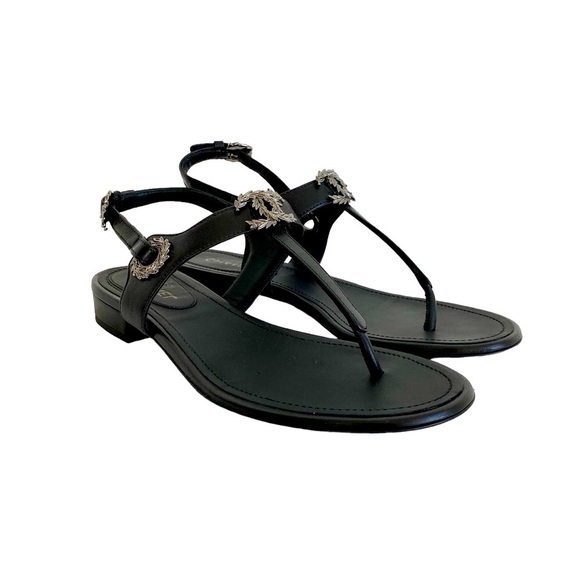 Chanel Black Calfskin Leather Interlocking CC leaf pattern thong flat sandals 38 - Picture 1 of 15